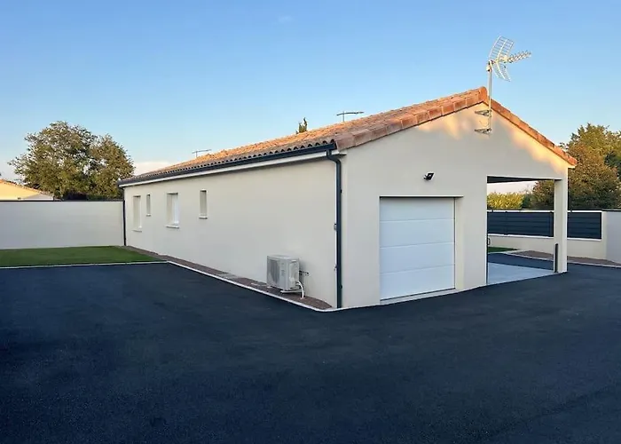 Holiday home Maison Chaleureuse A 10 Min Du Futuroscope